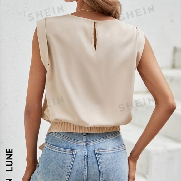 ***NEW*** Emory Rose - Round Neck Knot Hem Blouse - Picture 3 of 5